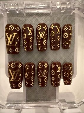 Custom Made LV Luxury Brown & Gold Logo Press-On Nail Set NIB